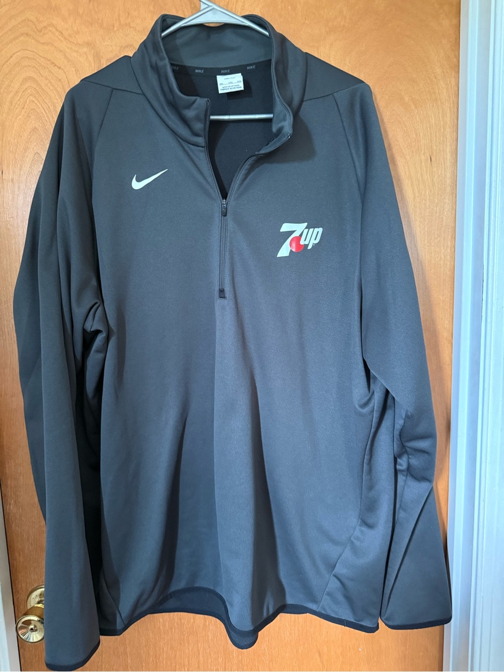 Men’s Nike Black & White Quarter-Zip Pullover with 7up Logo Sz XXL